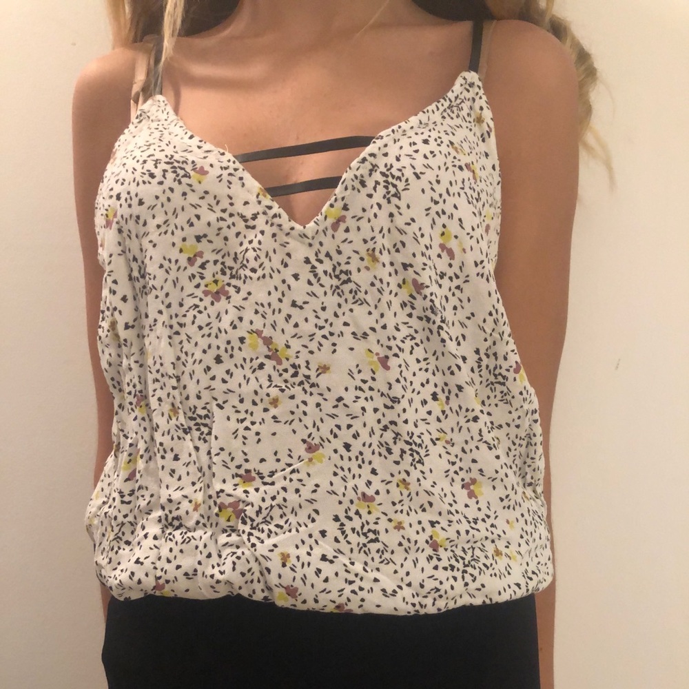 Volcom cute tank top! Size medium.